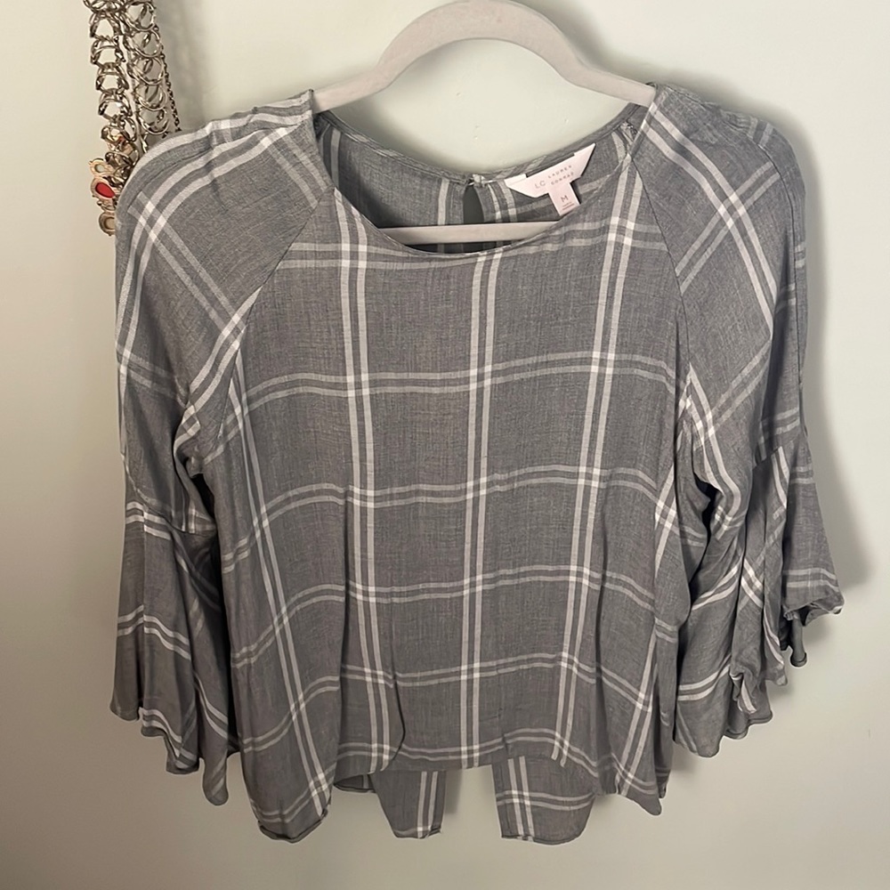 Lauren Conrad blouse , grey and white, With flowy sleeves. great condition